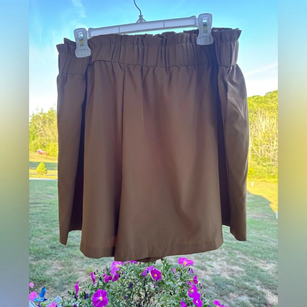 Women's Tan High-Waisted Shorts Size 4X Never Worn - Picture 7 of 8